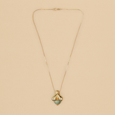 Collar Abejita Dorada