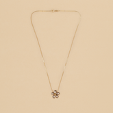 Collar Flor de Fresita Dorada