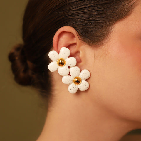 Earcuff Flor de Fresa Blanco