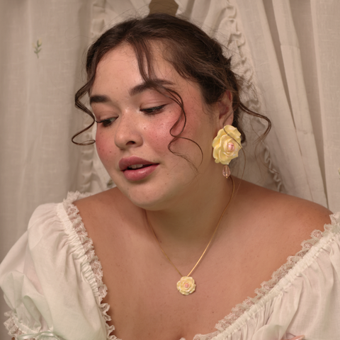 Aretes Rosas Crema